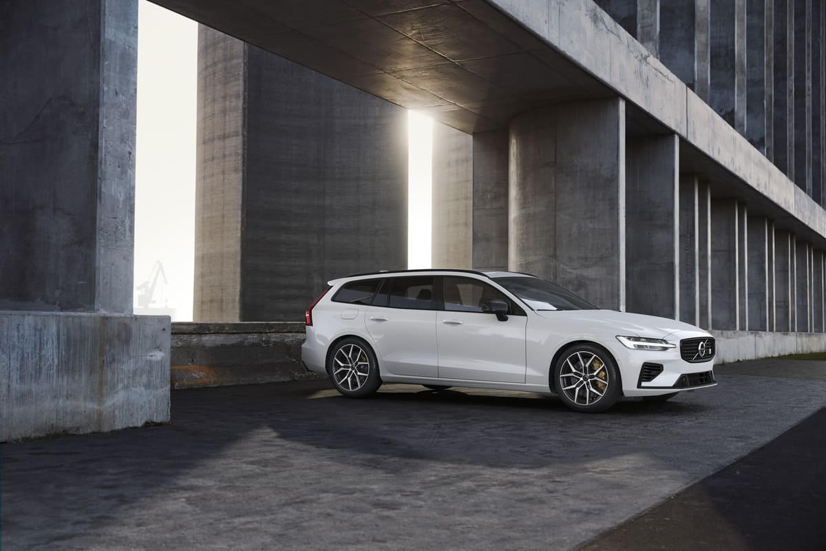 Volvo V60 Recharge Polestar Engineered / V60 Ultimate B4 Dark Edition