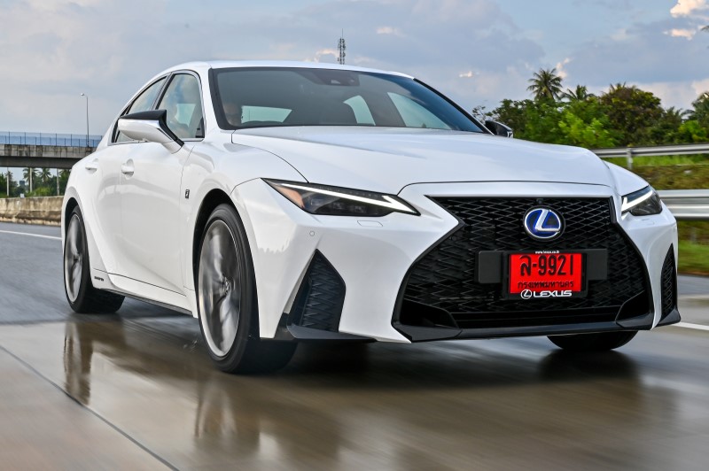 Lexus 2024 300h 2020