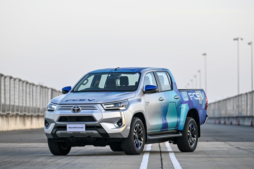 TestDrive TOYOTA HILUX FCEV BEV และ DIESEL MILD HYBRID