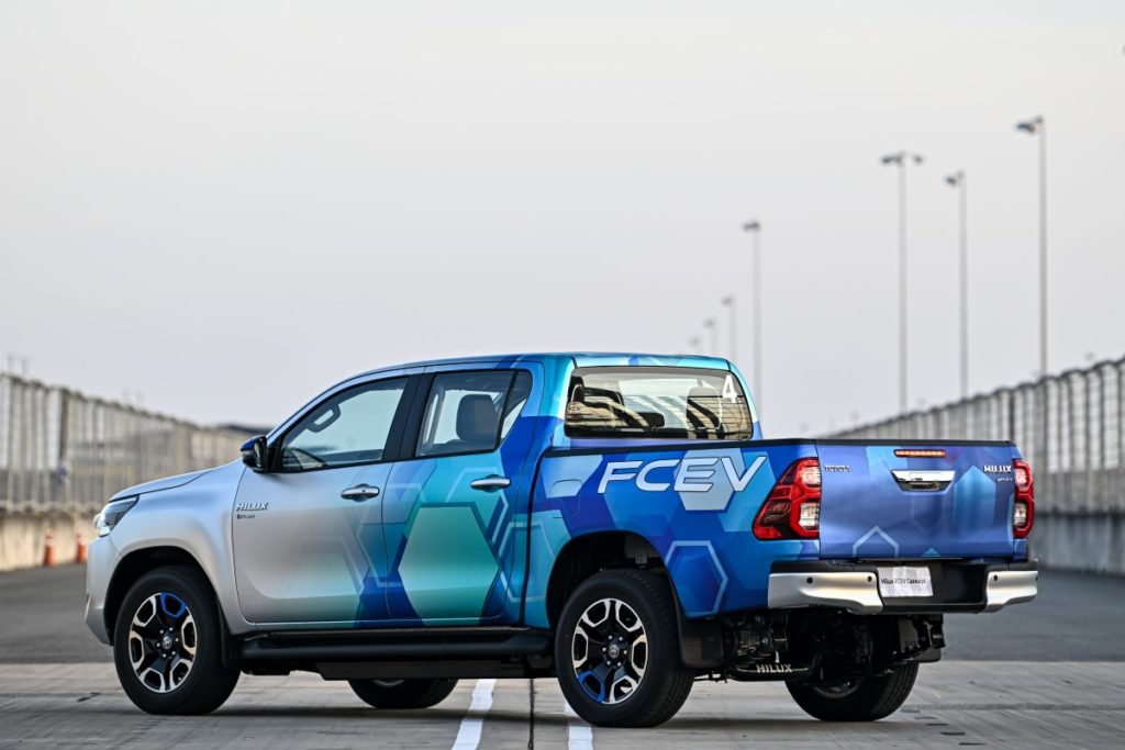 TestDrive TOYOTA HILUX FCEV BEV และ DIESEL MILD HYBRID