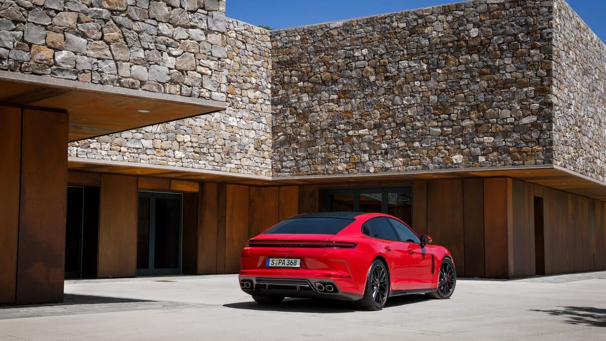 2025 Porsche Panamera GTS