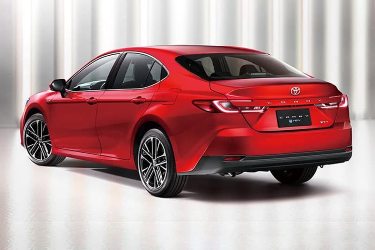   New Toyota Camry HEV 2024