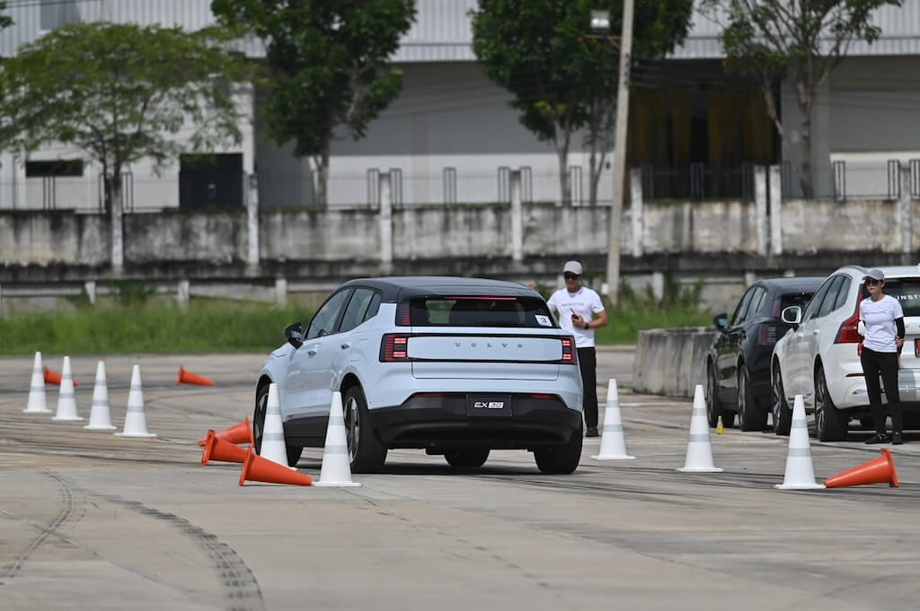 Volvo Electric Vehicle Driving