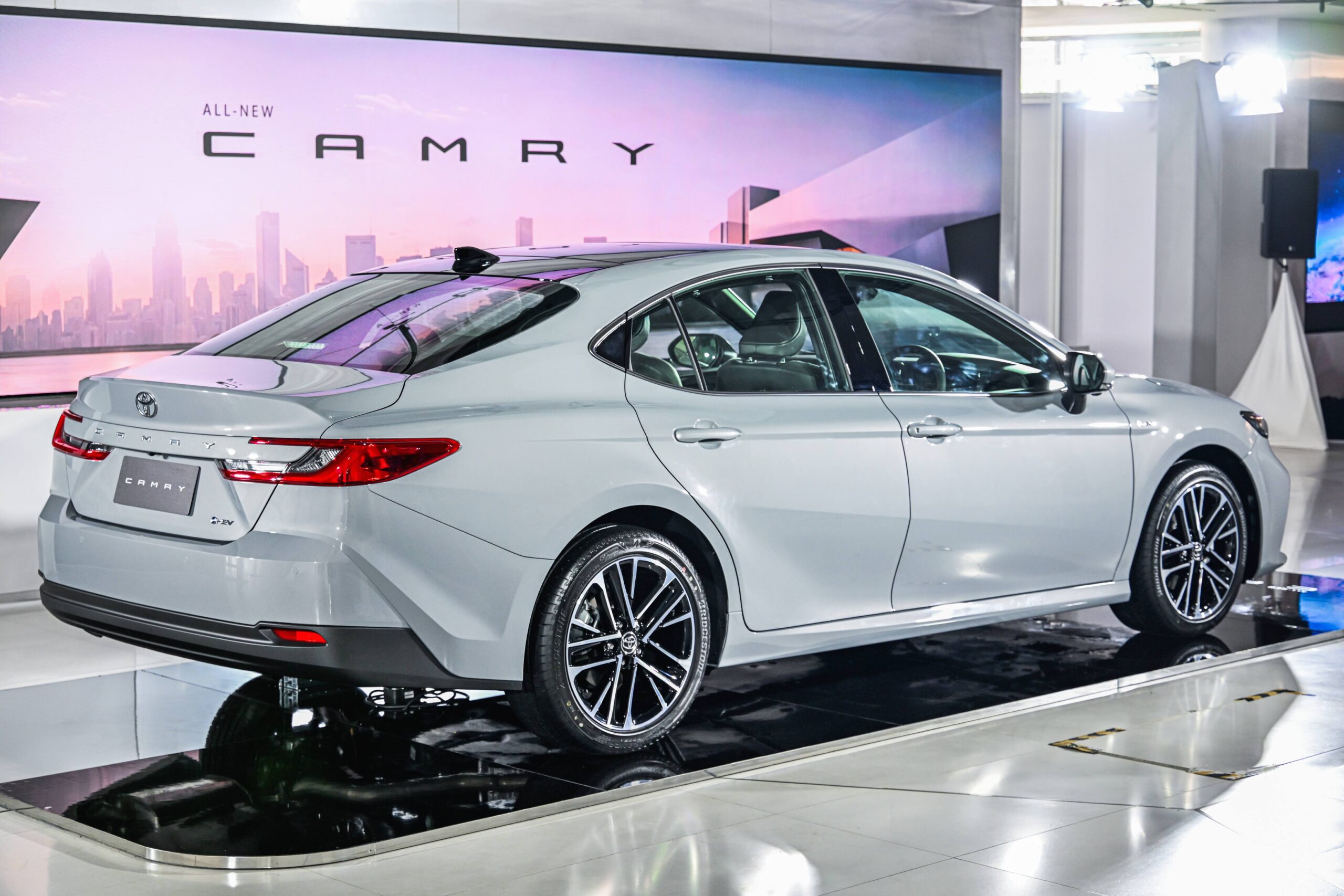 2024 TOYOTA CAMRY