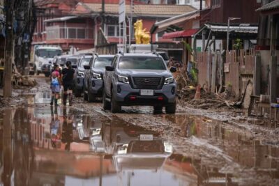 NISSAN สู้ภัยน้ำท่วม